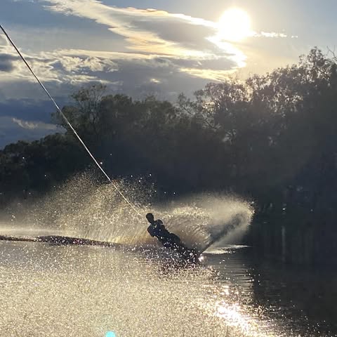 Water Skiing - Nyngan Water Ski Club